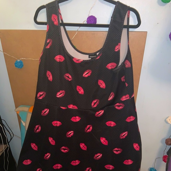torrid Dresses & Skirts - Torrid lipstick dress